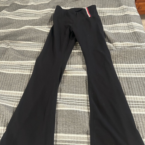 Tommy Hilfiger Pants - Tommy Hilfiger Black Women’s Flare leggings Size Small